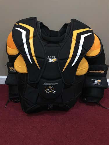 AIC Vaughn  V7 Size Xl XF Pro Carbon Chest and Arm Protector Pro Stock Chest Protector Item#Agc1