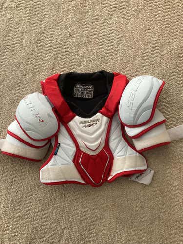 Junior Large Bauer Apx2  Shoulder Pads