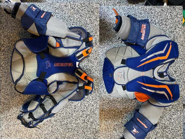 Senior Medium Vaughn Velocity V7 XF Pro Carbon Chest and Arm Protector Goalie Chest Protector