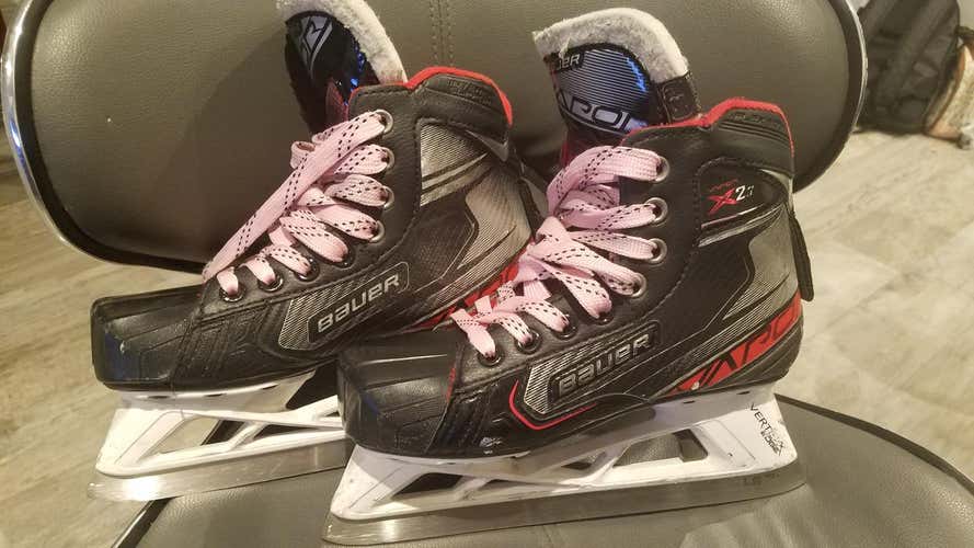 Used Junior Bauer Vapor X2.7 Hockey Goalie Skates Regular Width Size 3