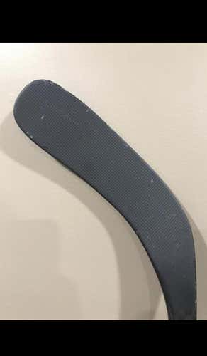 Senior Left Hand Nexus 2N Pro Mid Pattern Pro Stock Hockey Stick