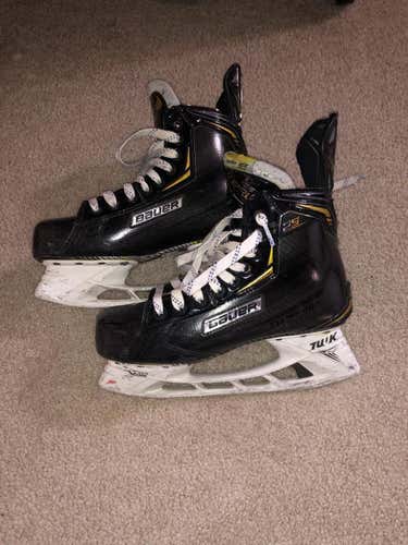 Used Senior Bauer Supreme 2S Hockey Skates Regular Width Size 7.5