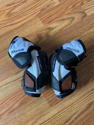 Junior Medium CCM Super Tacks Elbow Pads