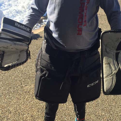 White Junior Full Right 4k