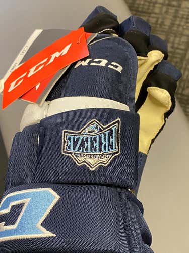 New Senior CCM Custom 4-roll Gloves 14"