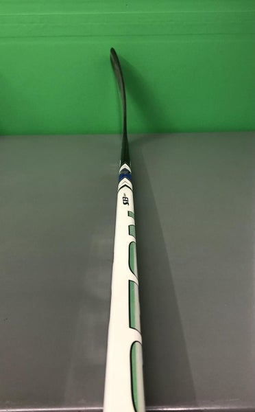 50 Flex Easton S13 Grip (Right Iginla Curve)