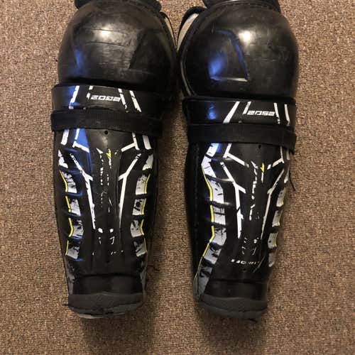 Used CCM Tacks 2052 Shin Pads