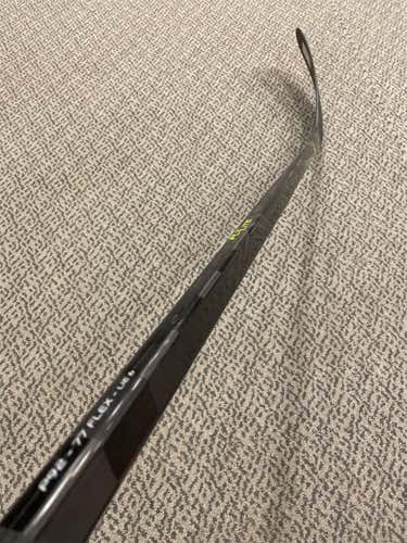 Senior Right Handed Vapor FlyLite P92 77 Flex Shadow Series  Stick
