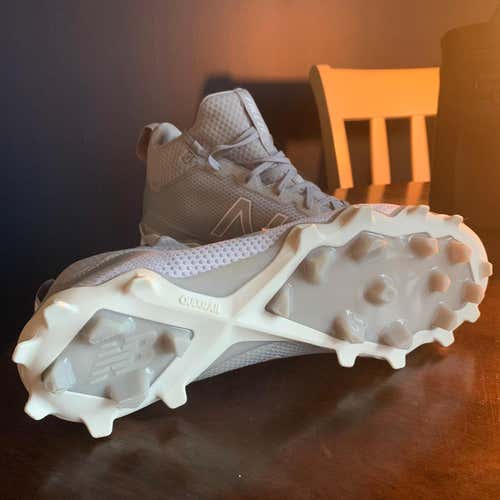 White Men's Size 11 (Women's 12) New Balance