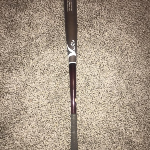 High School/College 2019 Wood V243 (-3) 29 oz 32" Bat