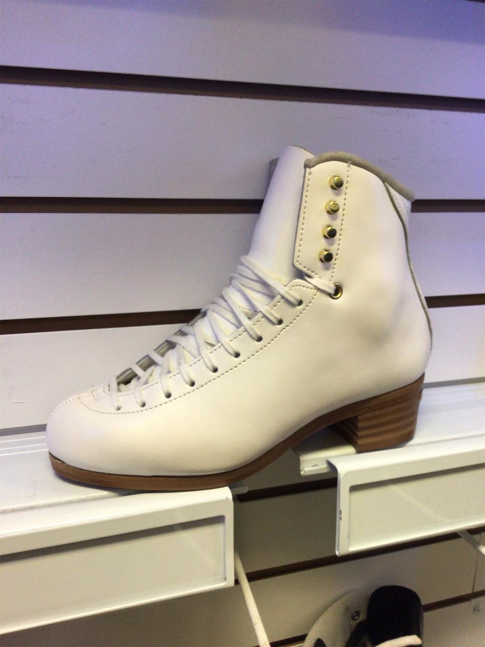 White New Jackson Size 7.5B Figure Skates 2900 SidelineSwap