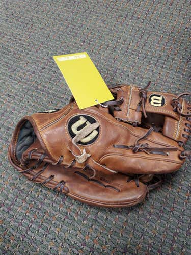 Used Wilson Right Hand Throw A2000 Baseball Glove 11.5"