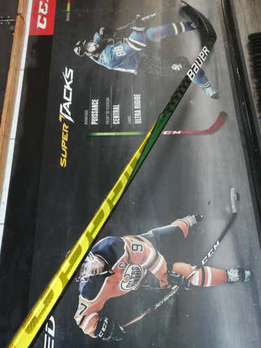 P92 | 87 Flex | New Bauer Supreme UltraSonic RH Hockey Stick Toe Pattern Pro Stock