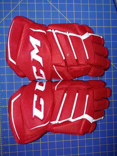 Red New Senior CCM JetSpeed FT370 Gloves 14"