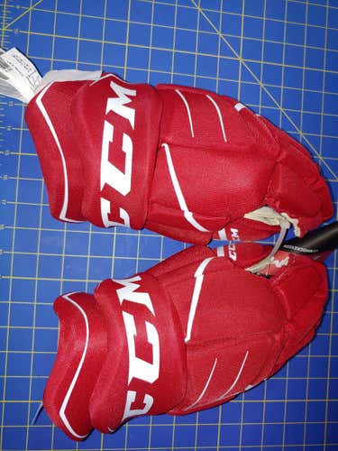 Red New Senior CCM JetSpeed FT350 Gloves 13"