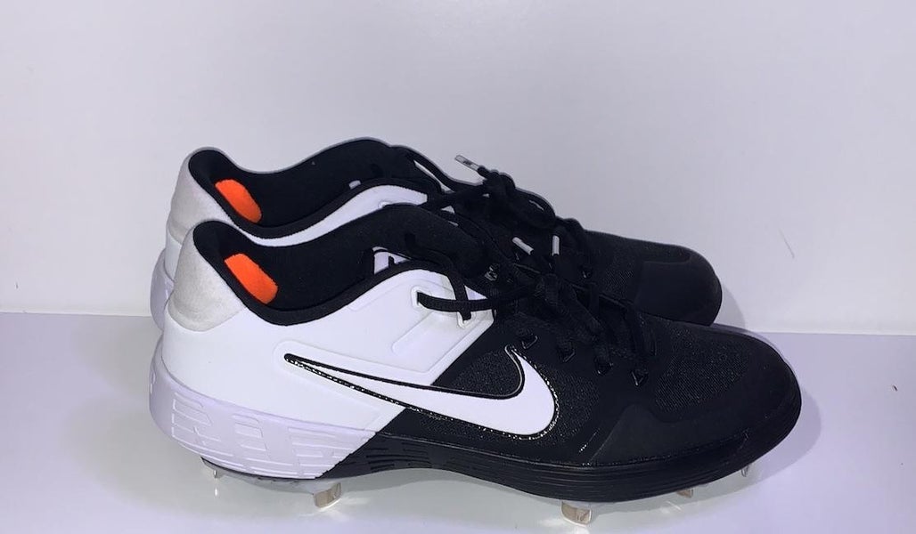 Men's Size 11 (Women's 12) Nike Baseball Cleats