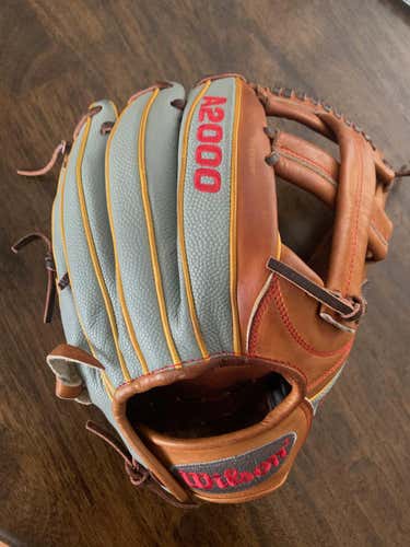 Wilson Right Hand Throw A2000 Baseball Glove 11.75" DP15