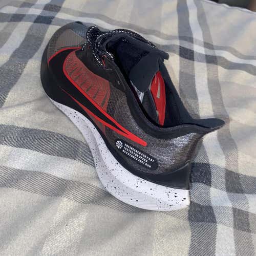 Black Men's Size 12 (Women's 13) Nike Shoes