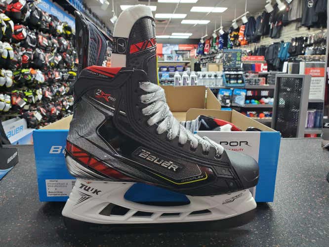 New Senior Bauer Vapor 2X Pro Hockey Skates Size 7 Fit 1(DEMO used once on ice w no pucks for 30min)