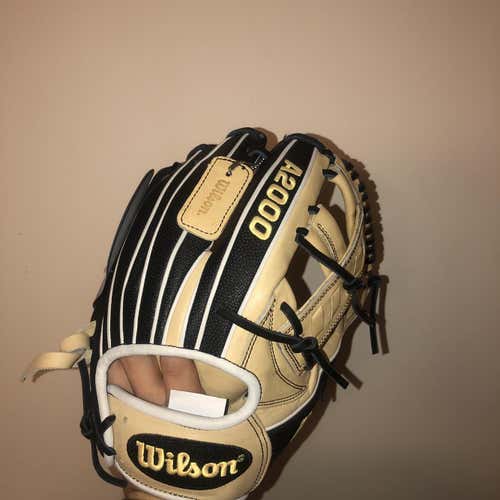 FOR SALE OR TRADE Wilson A2000 11.5" Infield Baseball Glove