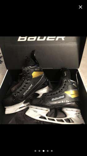 Senior Bauer Supreme ultrasonic Wide Width Pro Stock Size 7.5 Hockey Skates