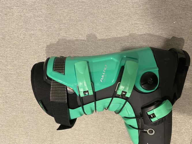 Mint! -  Full Tilt All Mountain Ski Boots - Used 3x - Size 11