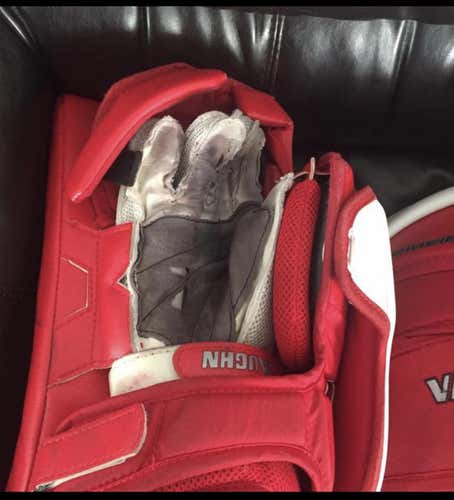 Vaughn Velocity VE8 Senior Glove And Blocker