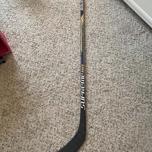 Senior Right Handed Supreme MX3 Mid Pattern Hockey Stick