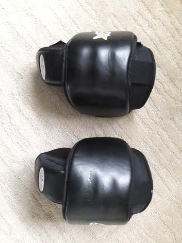 New Brian's Goalie Knee Guards Intermediate
