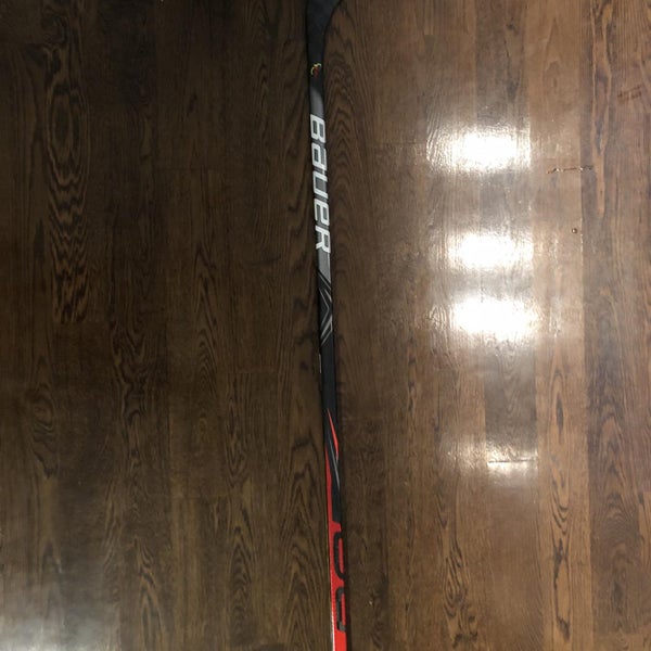 Senior Right Handed Vapor FlyLite Hockey Stick