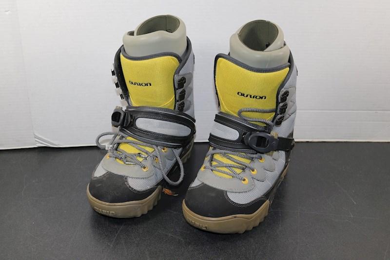 Used Size Men's 10.5 (W 11.5) Burton Moto Snowboard Boots