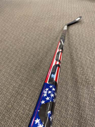 Senior Right Handed Vapor FlyLite Toe Pattern  Hockey Stick