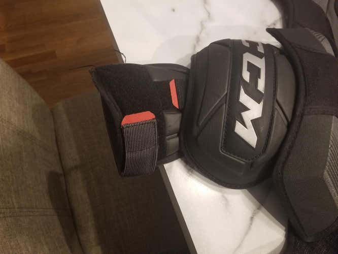 Used Junior Large CCM Shoulder Pads