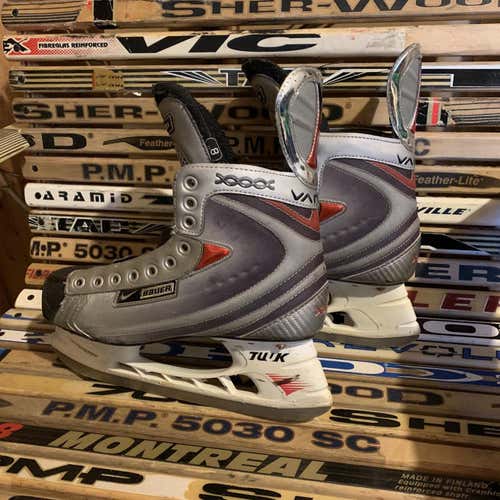 Senior Bauer Vapor XXXX Regular Width Size 8 Hockey Skates