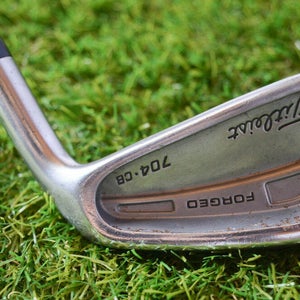Titleist 	Forged 704 CB 	4 Iron 	Right Handed 	38.5"	Steel 	Stiff	New Grip