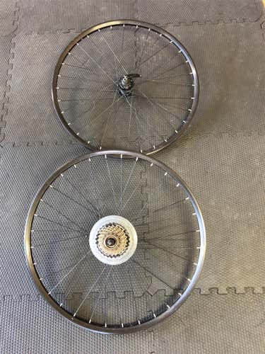 Used Unbranded Black Quick Release Wheel set