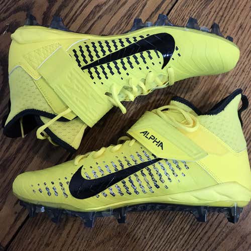 New Size Men's 10.5 Nike Aloha Menace Pro Cleats Volt