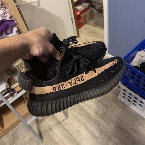 Yeezy 350 V2 “Copper” Size 9