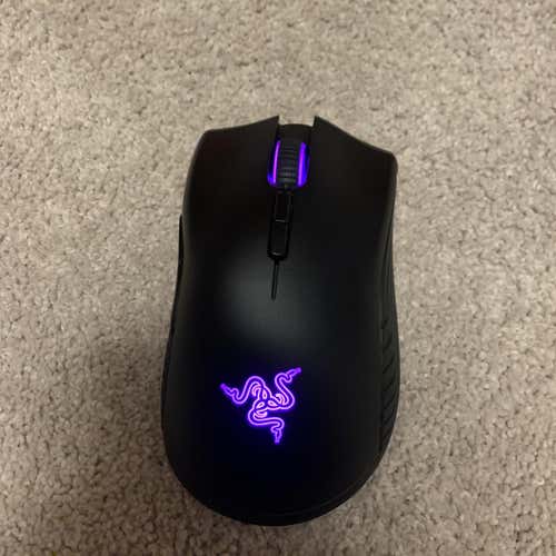 Razer Mamba Wireless Gaming Mouse *PERFECT CONDITION COMES WITH CABLE* *PRICE IS NEGOTIABLE*