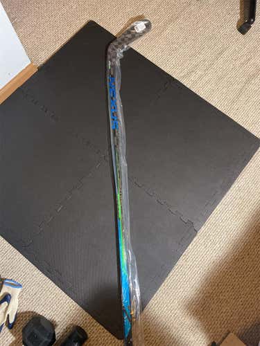 Senior Right Handed Nexus Geo Mid Pattern  Hockey Stick