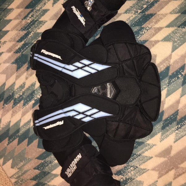 Senior Small Vaughn Velocity VE8 Pro Carbon Goalie Chest Protector