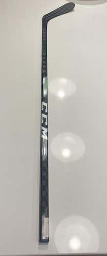 Junior Right Handed RibCor Trigger 4 PRO Mid Pattern Hockey Stick