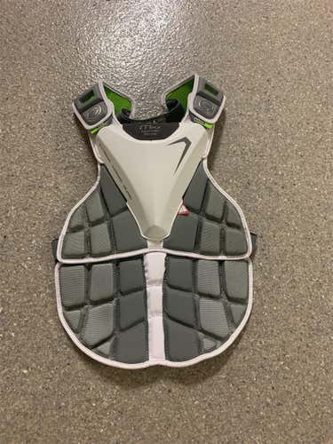 White Adult Medium Maverik Max Chest Protector