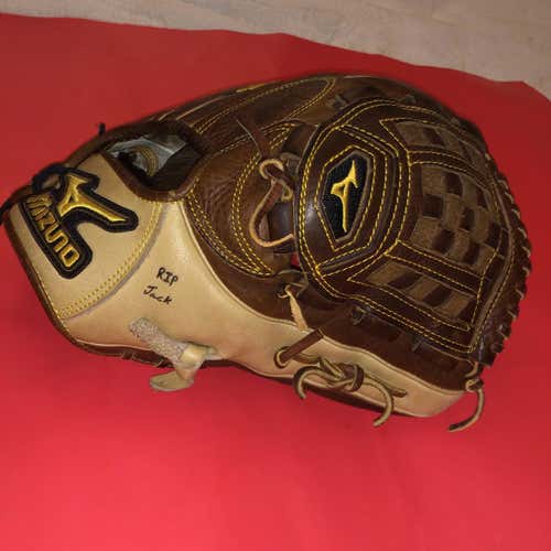Mizuno Classic Pro Soft Baseball Glove