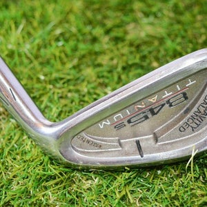 Tommy Armour 	845s Ti 	6 Iron 	Right Handed 	38.25"	Graphite 	Regular 	New Grip