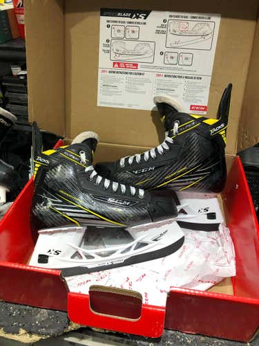 CCM Super Tacks Hockey Skates Size 9.5D
