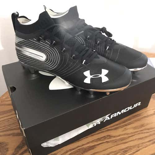 NIB Size Men's 10.5 Under Armour Spotlight Cleats Black