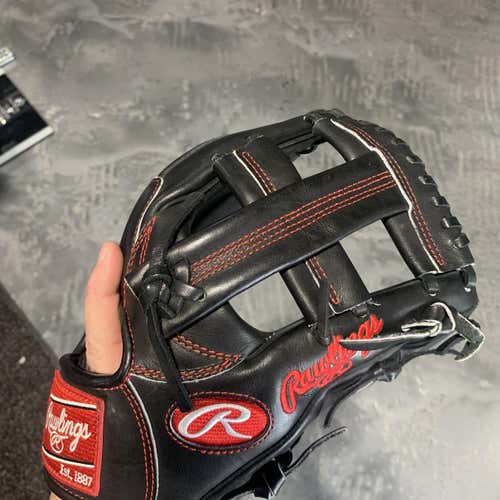 Black High School/College Infield Tt2 11.5" Baseball Glove