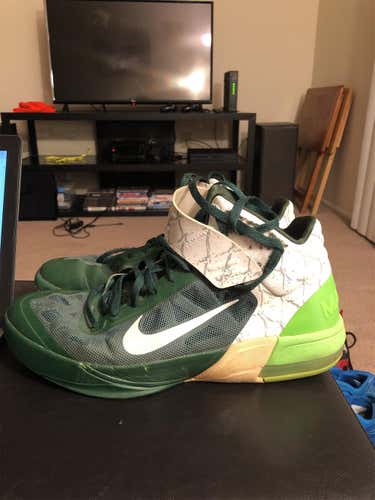 Green Men's Size 13 (Women's 14) Nike Shoes