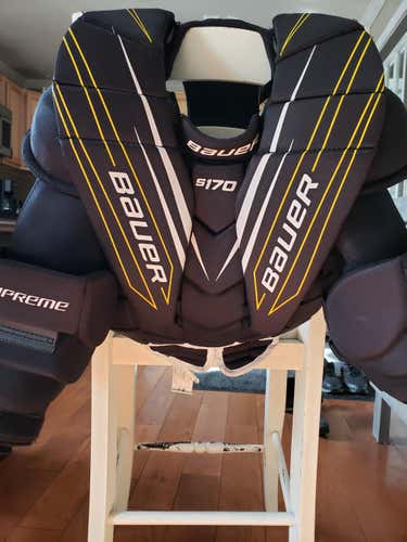 Used Junior Medium Bauer Supreme S170 Goalie Chest and Arm Protector Goalie Chest Protector